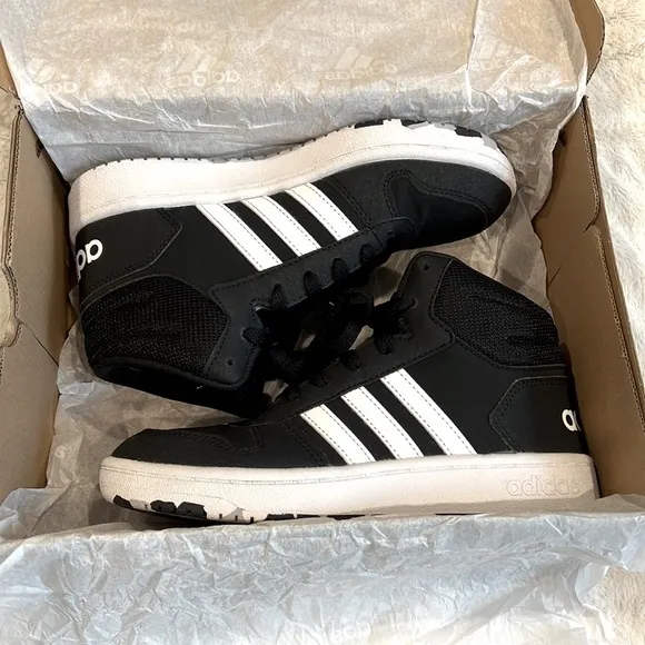 🏀 Adidas Hoops Mid 2.0 K Unisex Basketball Sneakers in Size 4