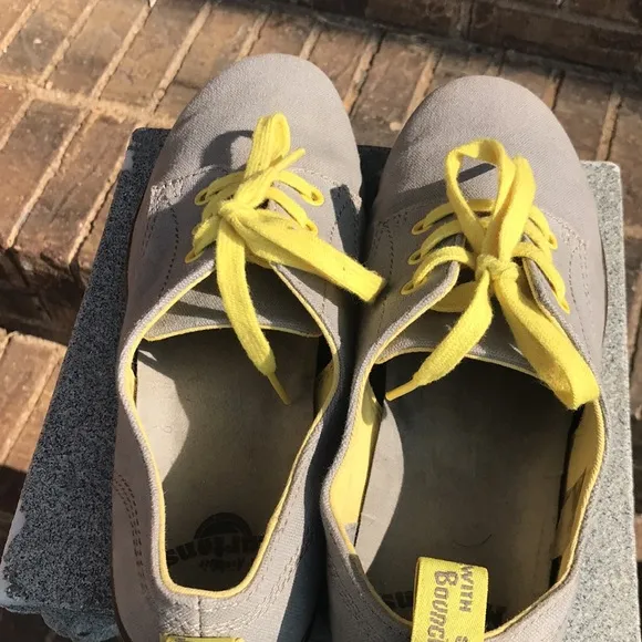 🛍️ DR MARTENS Gray Yellow Sneakers