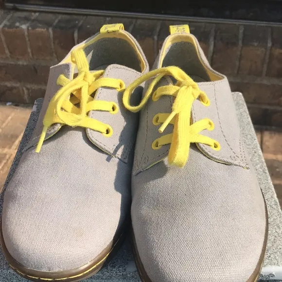 🛍️ DR MARTENS Gray Yellow Sneakers