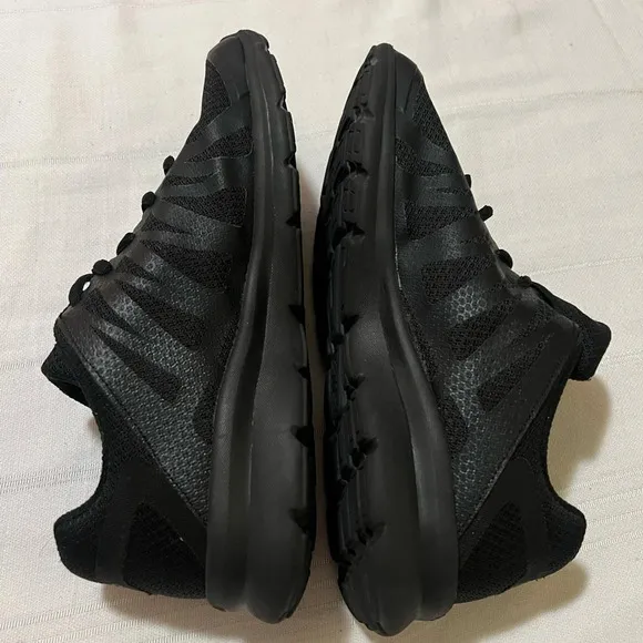 🖤 Fila Memory Foam Finition Sneakers🖤