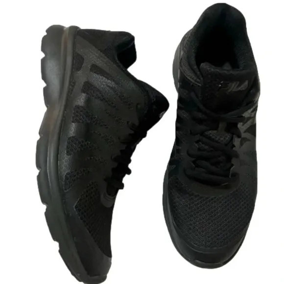 🖤 Fila Memory Foam Finition Sneakers🖤
