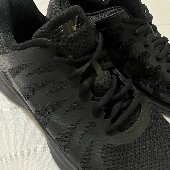 🖤 Fila Memory Foam Finition Sneakers🖤