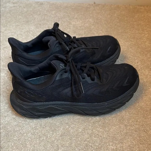 🥝 HOKA Black Arahi 6 Running Shoes
