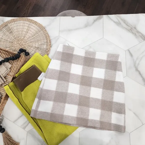 [ LOFT] WOMEN'S SIZE 10,  tan and white plaid wool skirt.