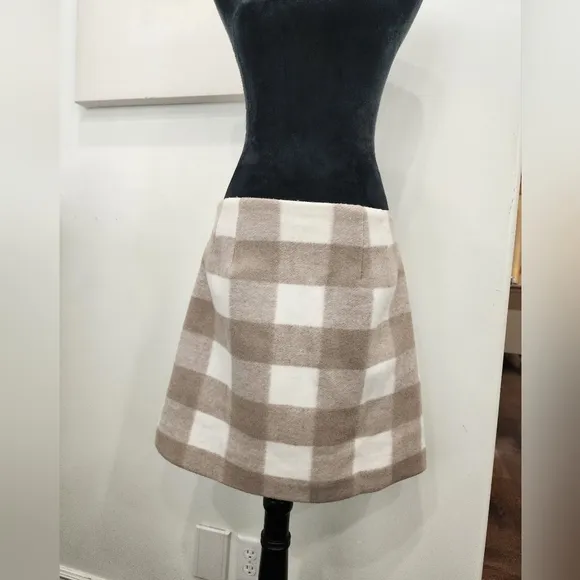 [ LOFT] WOMEN'S SIZE 10,  tan and white plaid wool skirt.