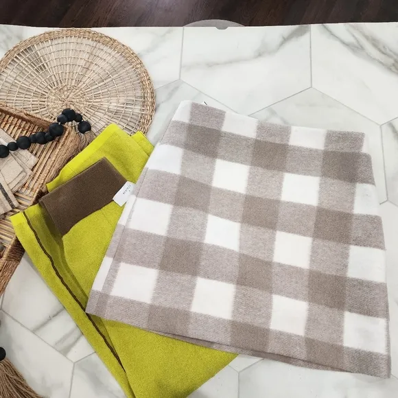 [ LOFT] WOMEN'S SIZE 10,  tan and white plaid wool skirt.