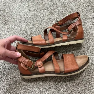 - Miz mooz tropez sandals caramel • 41 or size 10