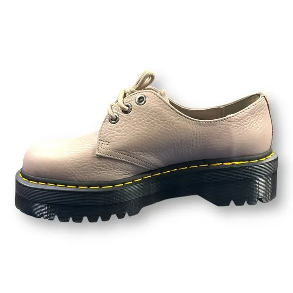 - New Dr Martens unisex 1461 quad 3 eye shoes in vintage taupe leather Size 11