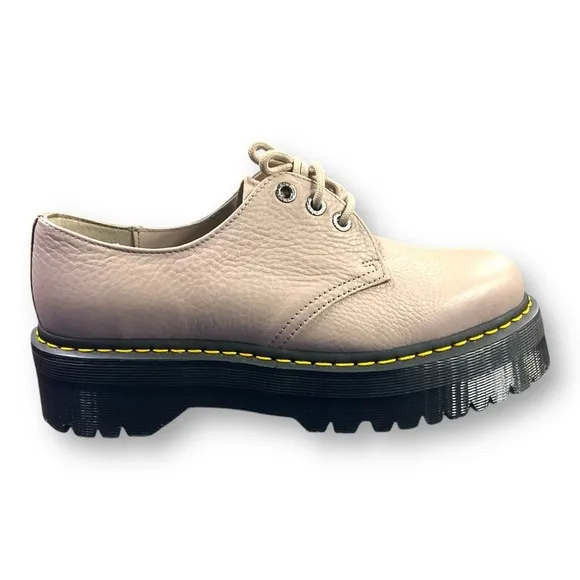 - New Dr Martens unisex 1461 quad 3 eye shoes in vintage taupe leather Size 11