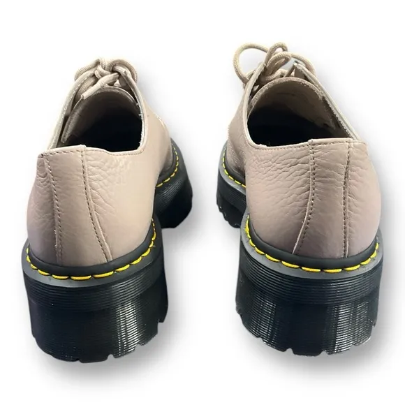 - New Dr Martens unisex 1461 quad 3 eye shoes in vintage taupe leather Size 11