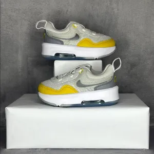 🔥🔥🔥 Nike Air Max Motif Size: 5C🔥🔥🔥