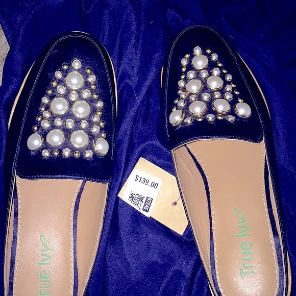 🆕|| TRU IVY ||Annabelle Slip-On Mules Navy Satin Pearls &amp;Short Wooden Heel |6½|