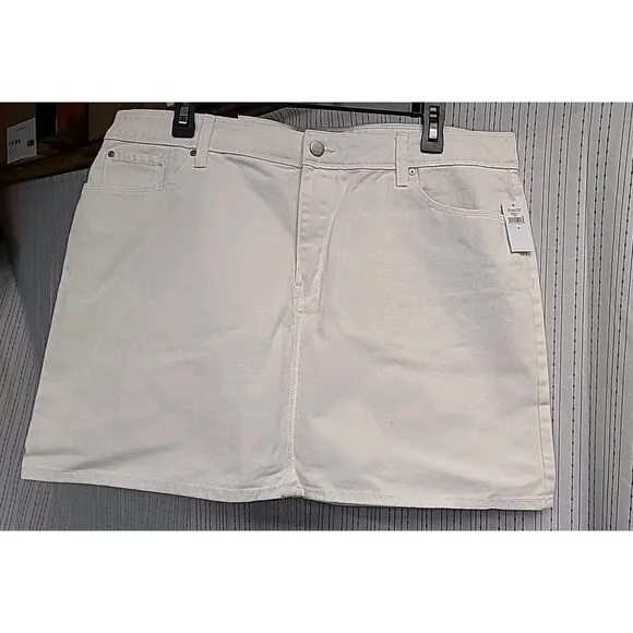 2 New GAP Denim Women’s White 5 pocket  Denim Skirt Sz. 14/32 -16/33