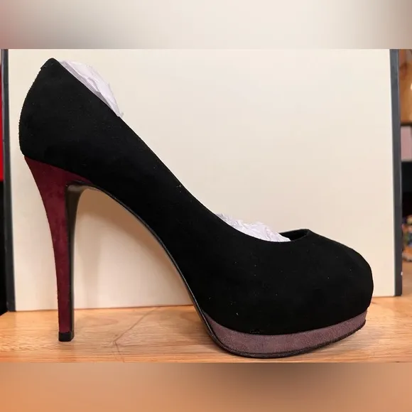 3143:  GIUSEPPE ZANOTTI MSRP $1380 PREOWNED HEELS 37/7