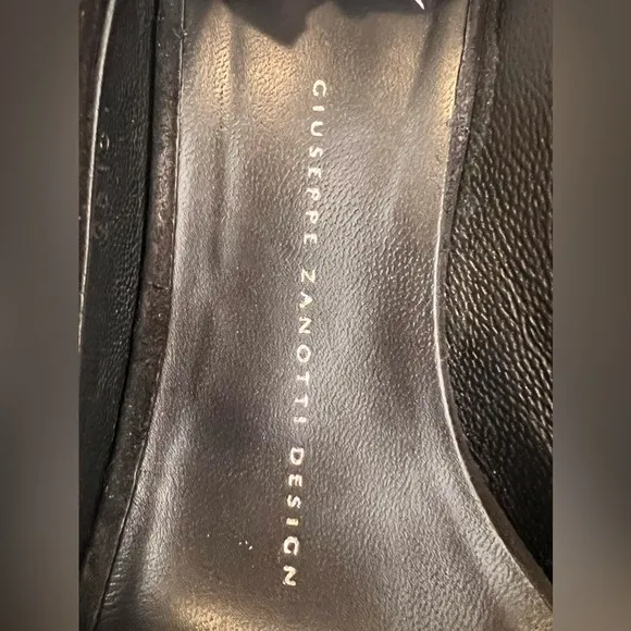 3143:  GIUSEPPE ZANOTTI MSRP $1380 PREOWNED HEELS 37/7
