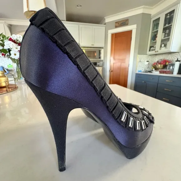 $395 TORY BURCH Satin Peep Toe Heels Platform Shoes Navy Black Ruffle Studs 10M