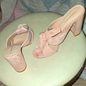 575's Collection Mint Pink Suede Women's Heels