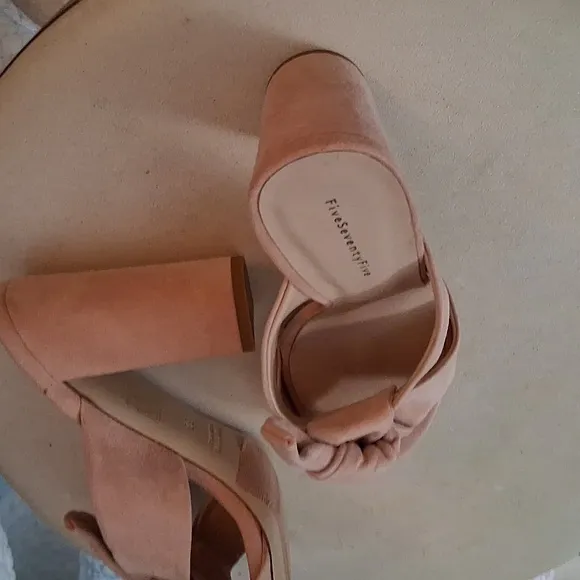 575's Collection Mint Pink Suede Women's Heels