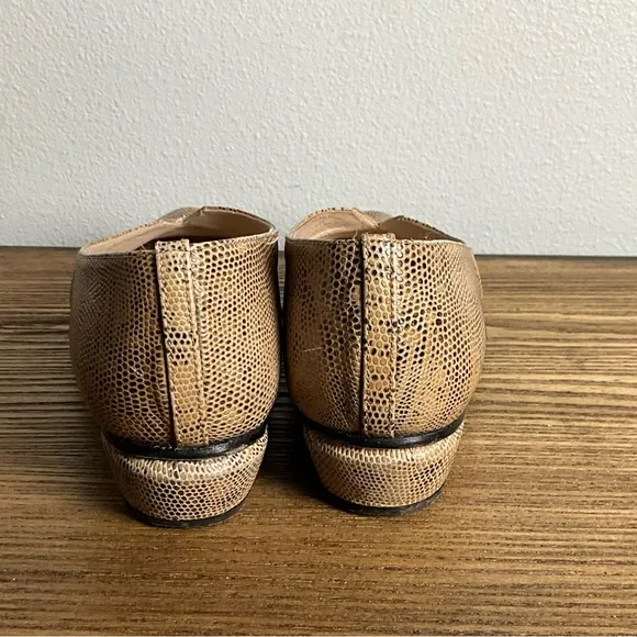5YMedio Tan Textured Leather Flats