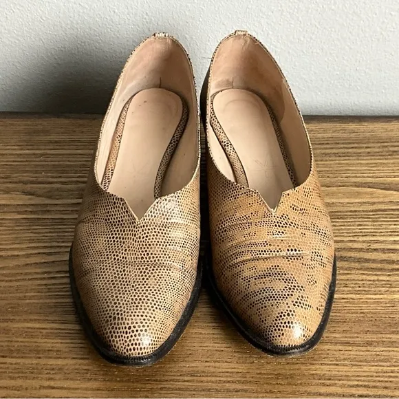5YMedio Tan Textured Leather Flats