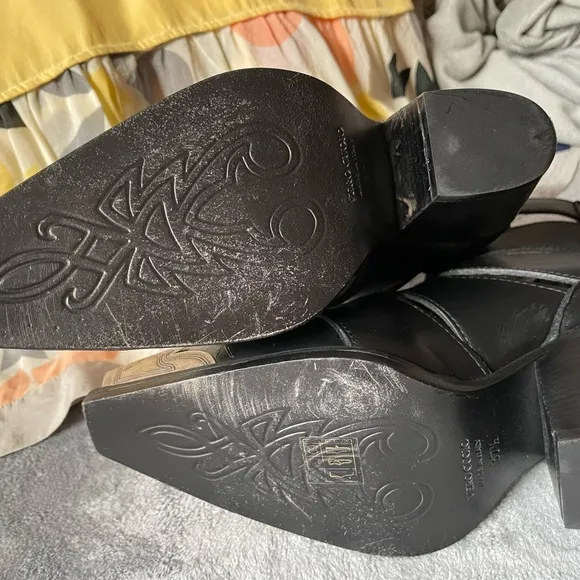71/2 Free people ,Elegant Black Leather Women's Boots