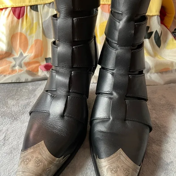 71/2 Free people ,Elegant Black Leather Women's Boots