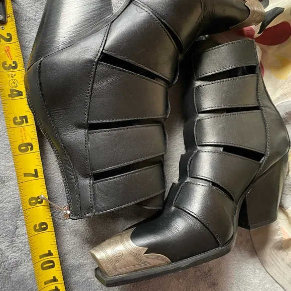 71/2 Free people ,Elegant Black Leather Women's Boots