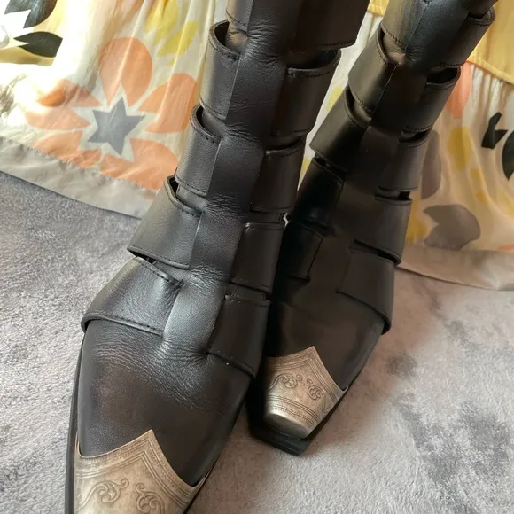 71/2 Free people ,Elegant Black Leather Women's Boots