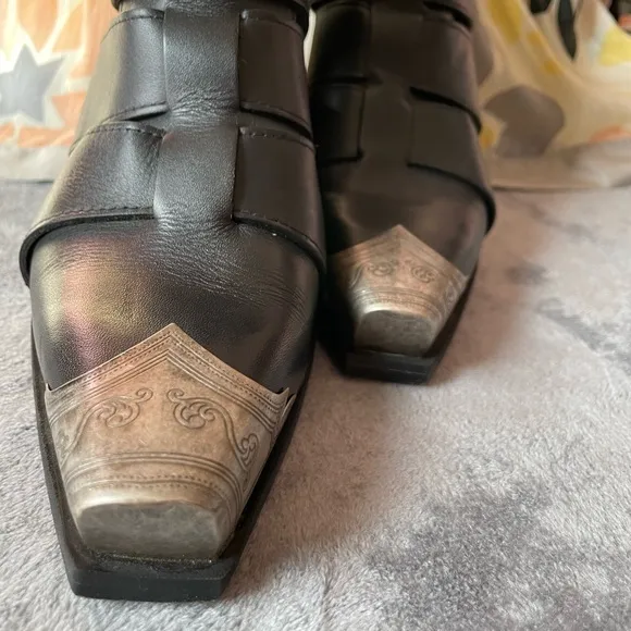 71/2 Free people ,Elegant Black Leather Women's Boots