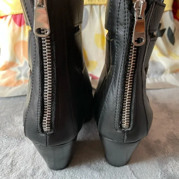 71/2 Free people ,Elegant Black Leather Women's Boots