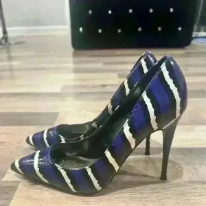 7.5 L- Elektrik heel shoes black/purple and white
