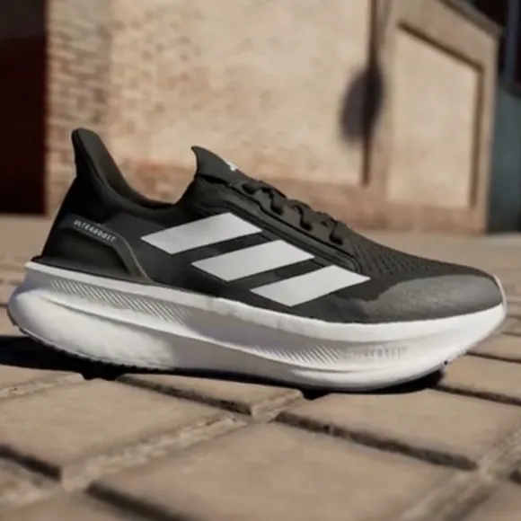 Addidas ultraboost 5.0 light boost men’s size 6 or women’s size 7.5 sneakers