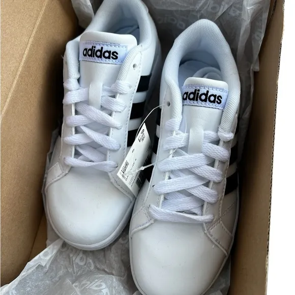 Adidas Baseline Sneakers Little Kids 11.5 | White Black | NIB | Unisex