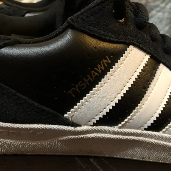 Adidas Black Sneakers / Unisex