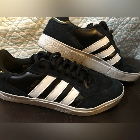 Adidas Black Sneakers / Unisex