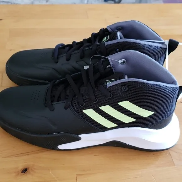 ADIDAS Boys Sneakers size 4