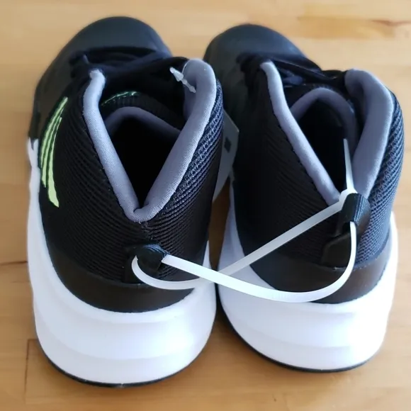 ADIDAS Boys Sneakers size 4