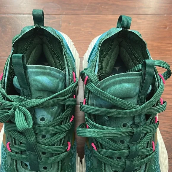 Adidas Boys Sneakers(Size 6)