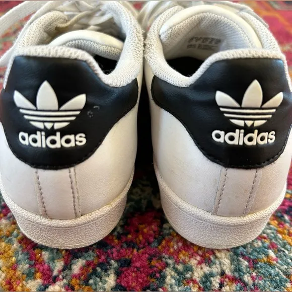 Adidas | Kid’s unisex white Superstar lace up sneakers, 3 black stripes, sz 5.5