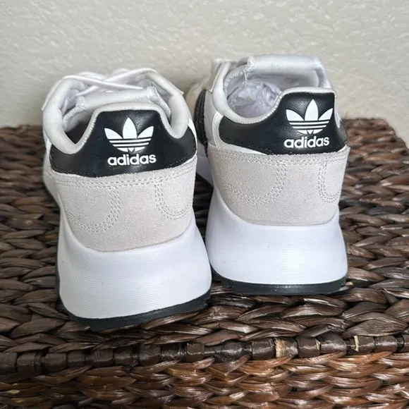 Adidas Men’s 8.5 Retrophy F2 Sneakers Womens 10.5 Unisex