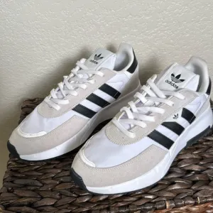 Adidas Men’s 8.5 Retrophy F2 Sneakers Womens 10.5 Unisex