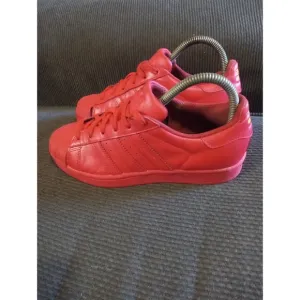 Adidas Originals Pharrell Williams Red Supercolour Superstar S31608 Youth 4.5