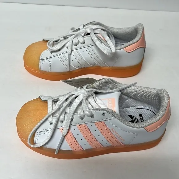 ADIDAS Originals Unisex-Child Superstar Sneakers.