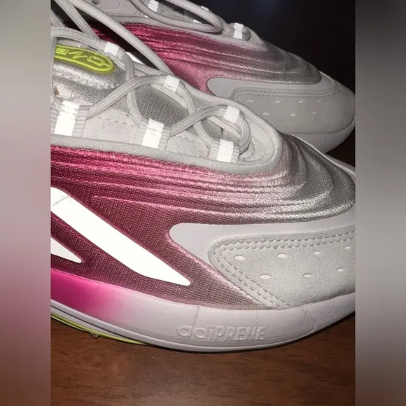 Adidas OZELIA Running Shoe Sneakers Women Sz 8 Purple Green Futuristic 90s Comfy