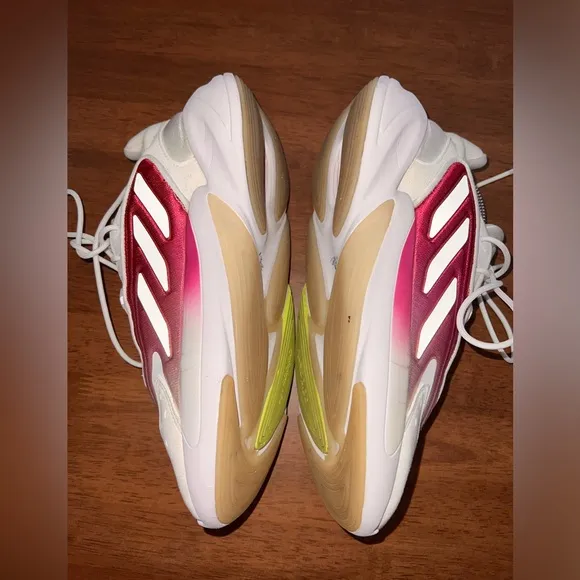 Adidas OZELIA Running Shoe Sneakers Women Sz 8 Purple Green Futuristic 90s Comfy