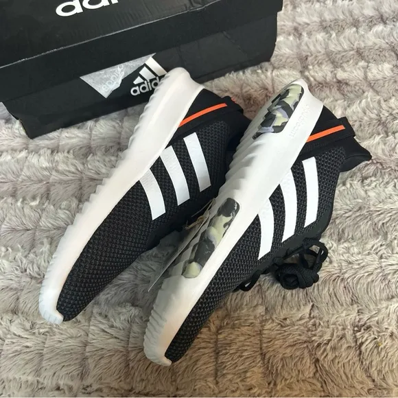 ADIDAS Racer track boys Sneakers size 7