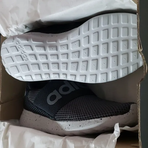 ADIDAS Slip on Sneakers 👟