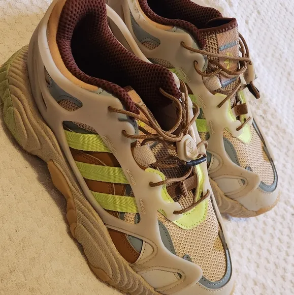 Adidas sneakers / unisex