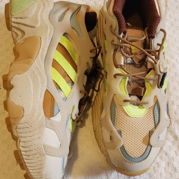 Adidas sneakers / unisex