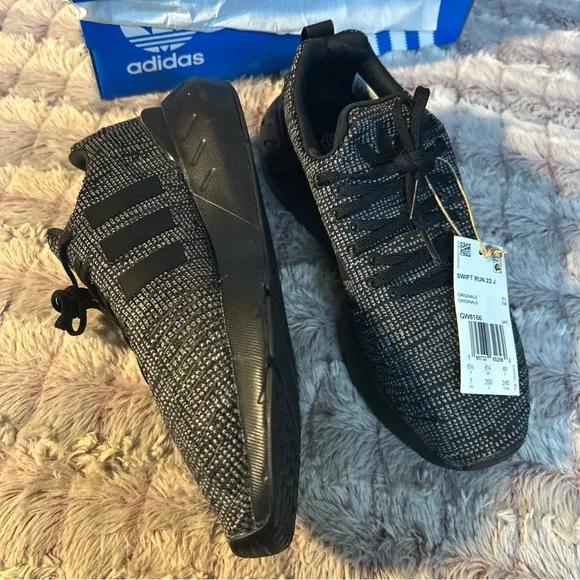 ADIDAS Swift Run Sneakers size 7